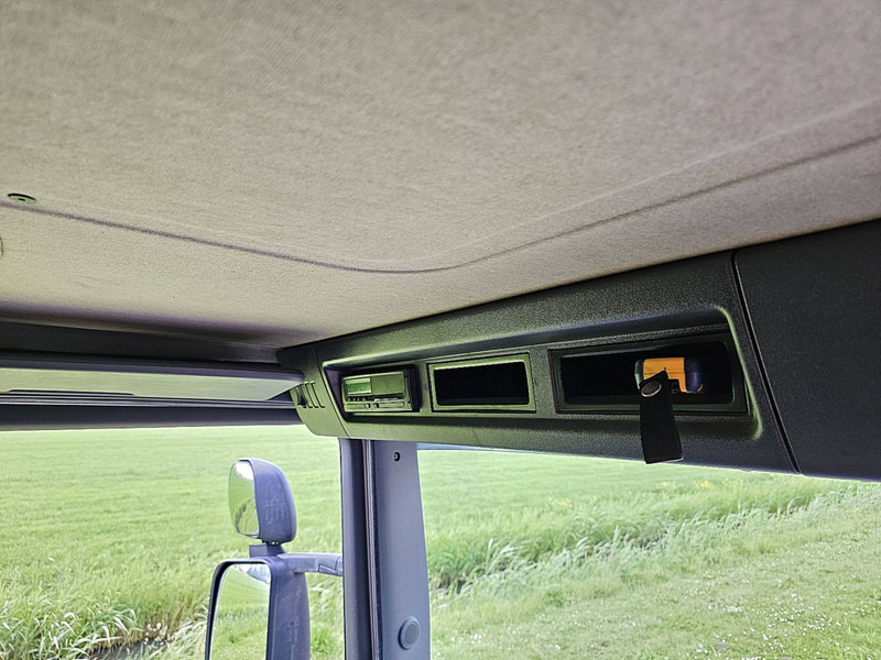 Camião de lona Scania P250 4X2 TAILLIFT: foto 13