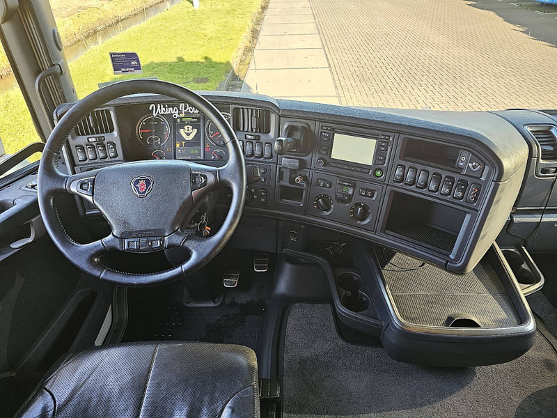 Fotografia de interior 1: Locação financeira de Scania R730 6X4 HNB RETARDER PTO Scania R730 6X4 HNB RETARDER PTO