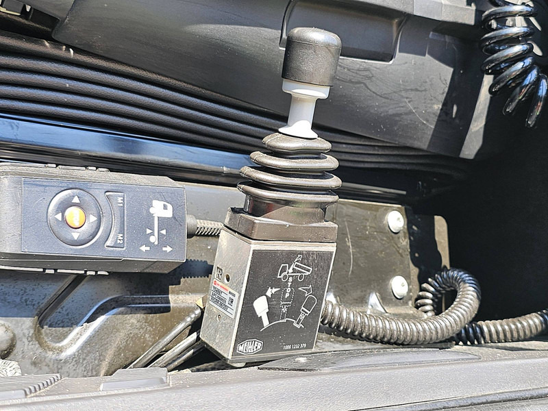 Locação financeira de Mercedes-Benz ACTROS 1846 4X4 HAD PTO+HYDR. Mercedes-Benz ACTROS 1846 4X4 HAD PTO+HYDR.: foto 17 Locação financeira de Mercedes-Benz ACTROS 1846 4X4 HAD PTO+HYDR. Mercedes-Benz ACTROS 1846 4X4 HAD PTO+HYDR.: foto 17