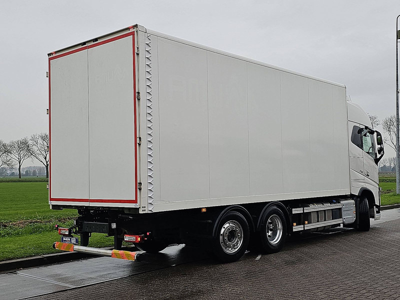 Volvo FH 16.750 6X2*4 4 SEATS 154TKM - Camião furgão: foto 3 Volvo FH 16.750 6X2*4 4 SEATS 154TKM - Camião furgão: foto 3