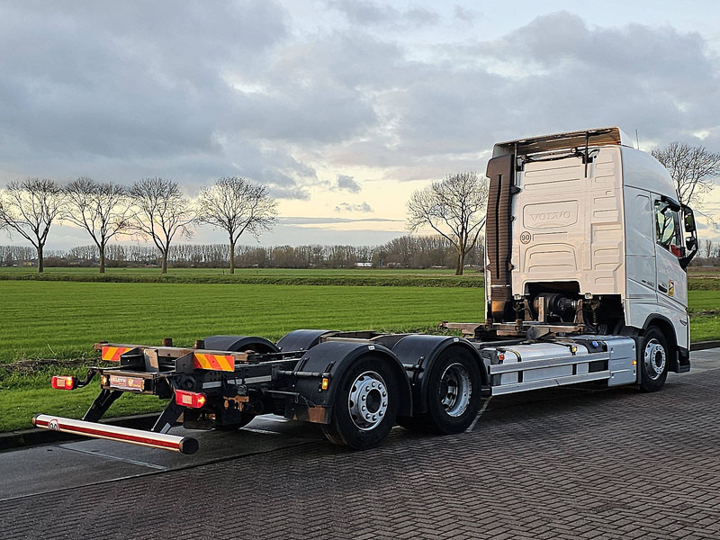 Volvo FH 460 - Camião transportador de contêineres/ Caixa móvel: foto 3 Volvo FH 460 - Camião transportador de contêineres/ Caixa móvel: foto 3