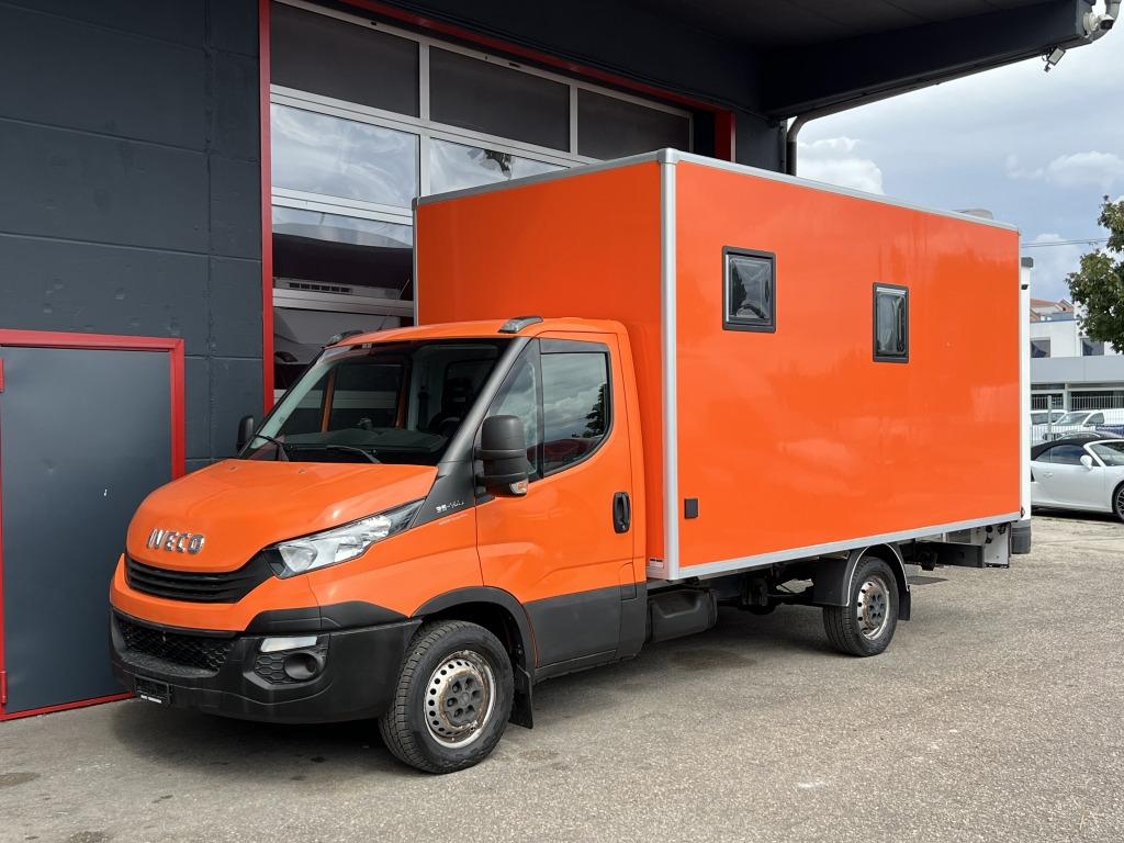 Locação financeira de Iveco Daily 35S14 Klima Orig.127'km Küche Doppelbett Iveco Daily 35S14 Klima Orig.127'km Küche Doppelbett: foto 8