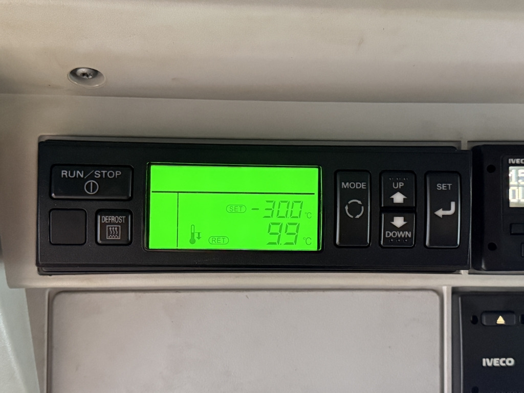 Iveco Stralis AD190S31 7,7m Mitsubishi TDJS50DA Diesel - Camião frigorífico: foto 4 Iveco Stralis AD190S31 7,7m Mitsubishi TDJS50DA Diesel - Camião frigorífico: foto 4