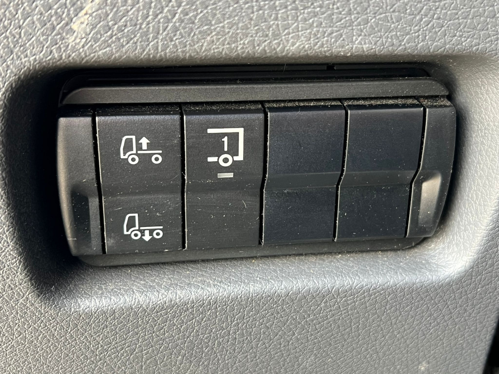 Mercedes-Benz Atego 823 Euro6 Klima 6,1m P+P AHK Orig. 164.tkm - Carrinha de lona: foto 2 Mercedes-Benz Atego 823 Euro6 Klima 6,1m P+P AHK Orig. 164.tkm - Carrinha de lona: foto 2