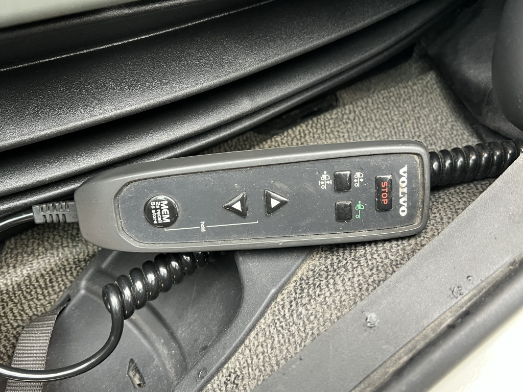 Volvo FL 260 7,2m LBW Klima Tempomat AHK Orig. 125'km - Camião de lona: foto 5 Volvo FL 260 7,2m LBW Klima Tempomat AHK Orig. 125'km - Camião de lona: foto 5