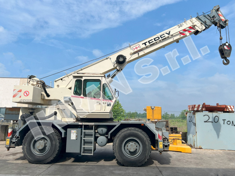 Terex A300 - Grua de estaleiro: foto 1 Terex A300 - Grua de estaleiro: foto 1