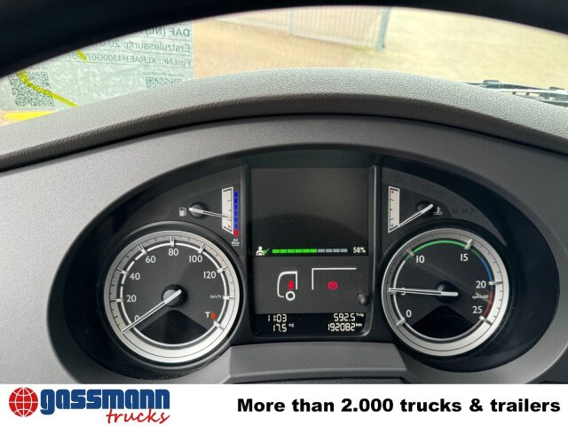 DAF XF 410 FA 4x2, Fahrschule, 2x AHK, 6 Sitze - Camião de caixa aberta/ Plataforma: foto 4 DAF XF 410 FA 4x2, Fahrschule, 2x AHK, 6 Sitze - Camião de caixa aberta/ Plataforma: foto 4