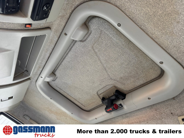 Iveco EuroCargo ML 80E18 K 4x2 - Camião basculante: foto 4 Iveco EuroCargo ML 80E18 K 4x2 - Camião basculante: foto 4