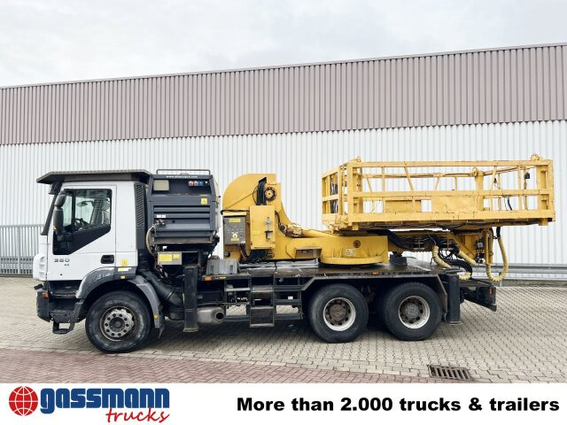 Camião cisterna, Camião grua Iveco Trakker AD260T36 6x4, AMV Hubsteiger +: foto 13