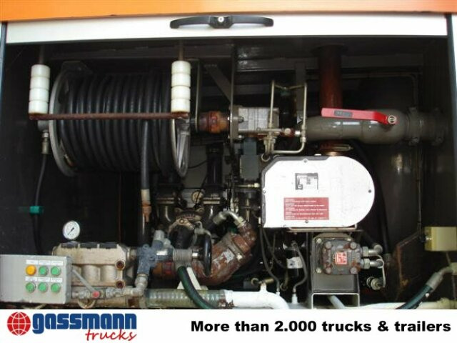 KSE 414 - Caminhão limpa fossa: foto 4 KSE 414 - Caminhão limpa fossa: foto 4