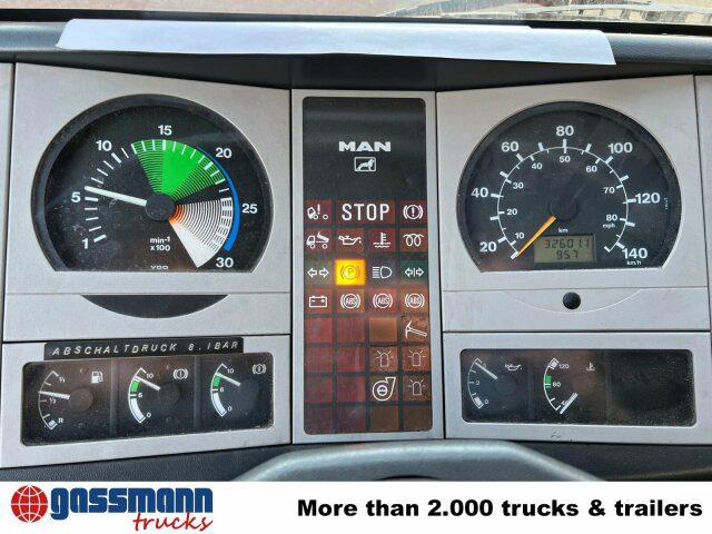 MAN 10.224 LC 4x2 BB Doka, LHF 16/12, 6-Zylinder - Carro de bombeiro: foto 5 MAN 10.224 LC 4x2 BB Doka, LHF 16/12, 6-Zylinder - Carro de bombeiro: foto 5