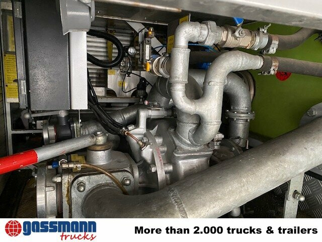 MAN 10.224 LC 4x2 BB Doka, TLF16/12, 6-Zylinder - Carro de bombeiro: foto 2 MAN 10.224 LC 4x2 BB Doka, TLF16/12, 6-Zylinder - Carro de bombeiro: foto 2