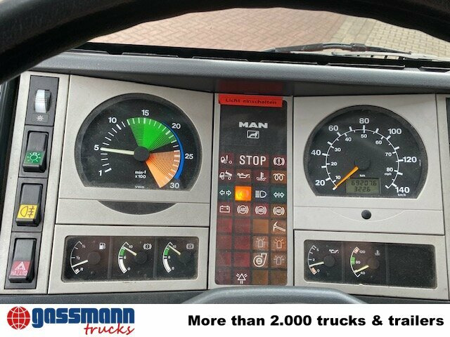 MAN 10.224 LC 4x2 BB Doka, TLF16/12, 6-Zylinder - Carro de bombeiro: foto 5 MAN 10.224 LC 4x2 BB Doka, TLF16/12, 6-Zylinder - Carro de bombeiro: foto 5