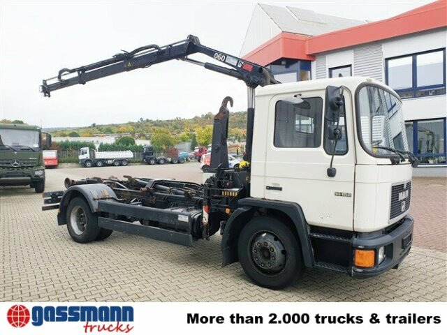 MAN 14.152 F 4x2 BB mit Kran Hiab 060-2 - Camião polibenne, Camião grua: foto 2 MAN 14.152 F 4x2 BB mit Kran Hiab 060-2 - Camião polibenne, Camião grua: foto 2
