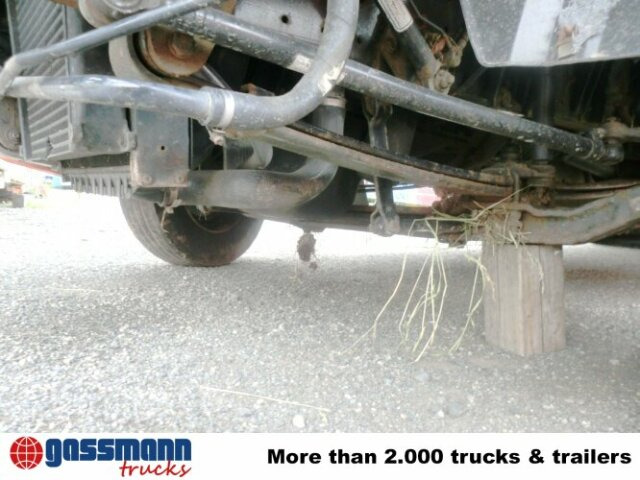 MAN L33 8.180 C 4x2, Unfallfahrzeug mit - Camião furgão: foto 3 MAN L33 8.180 C 4x2, Unfallfahrzeug mit - Camião furgão: foto 3