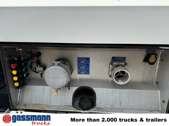 MAN TGA 26.390 6X2-4 BL, Lenk-/Liftachse, Willig - Camião cisterna: foto 3 MAN TGA 26.390 6X2-4 BL, Lenk-/Liftachse, Willig - Camião cisterna: foto 3