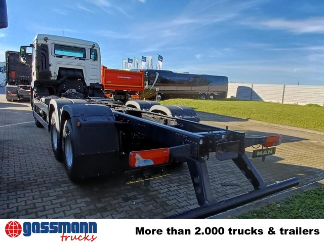 MAN TGS 33.440 6x6 BB CH, Hohe Bauart, Nebenantrieb - Camião chassi: foto 4 MAN TGS 33.440 6x6 BB CH, Hohe Bauart, Nebenantrieb - Camião chassi: foto 4
