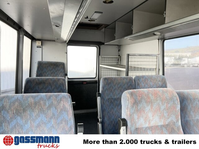 Mercedes-Benz 711 D-KA 4x2, Standklima, 11-Sitze, 2 x on stock - Minibus, Furgão de passageiros: foto 5 Mercedes-Benz 711 D-KA 4x2, Standklima, 11-Sitze, 2 x on stock - Minibus, Furgão de passageiros: foto 5