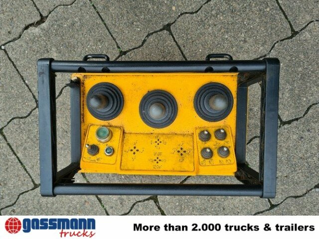 Mercedes-Benz Axor 1828 AK 4x4, Winterdienstausstattung, Kran - Camião basculante, Camião grua: foto 2 Mercedes-Benz Axor 1828 AK 4x4, Winterdienstausstattung, Kran - Camião basculante, Camião grua: foto 2