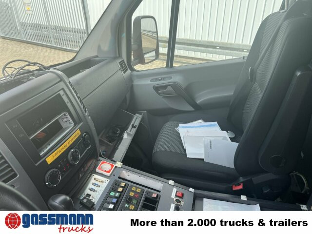 Mercedes-Benz Sprinter 516 CDI 4x2, Rettungswagen, Bi-Xenon - Furgão: foto 3 Mercedes-Benz Sprinter 516 CDI 4x2, Rettungswagen, Bi-Xenon - Furgão: foto 3