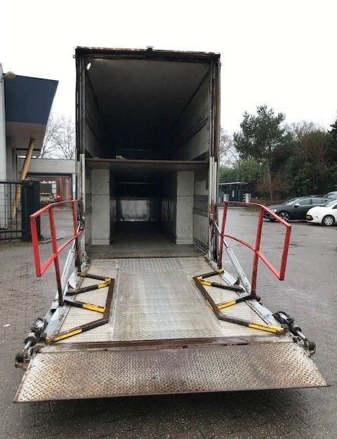 Langendorf Doppeldecker-Rennanhänger mit Hebebühne - Semi-reboque furgão: foto 4 Langendorf Doppeldecker-Rennanhänger mit Hebebühne - Semi-reboque furgão: foto 4