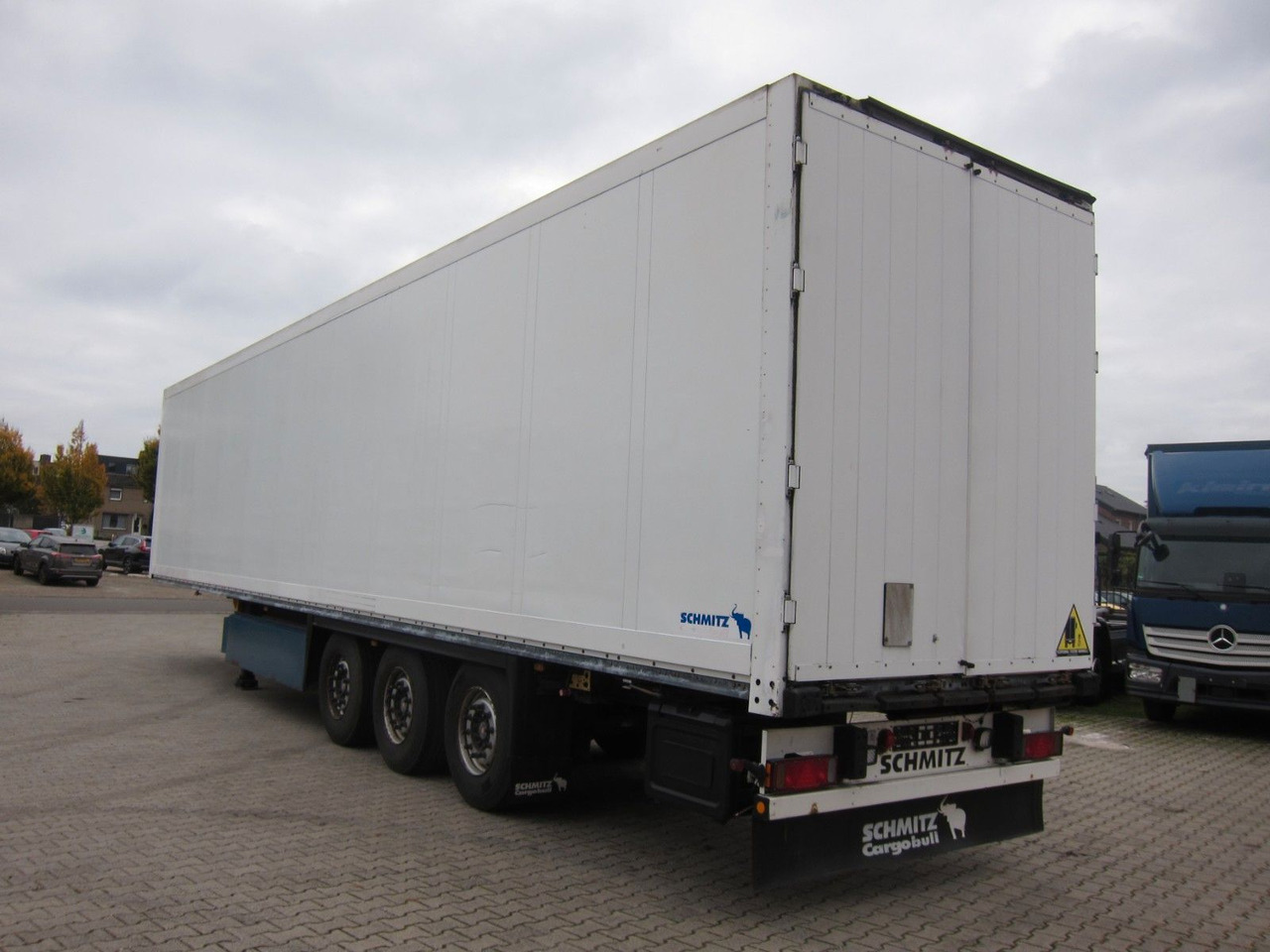 Schmitz Cargobull SKO 24 Iso-Koffer Doppelstock Lift Disc Top 2x - Semi-reboque furgão: foto 4 Schmitz Cargobull SKO 24 Iso-Koffer Doppelstock Lift Disc Top 2x - Semi-reboque furgão: foto 4