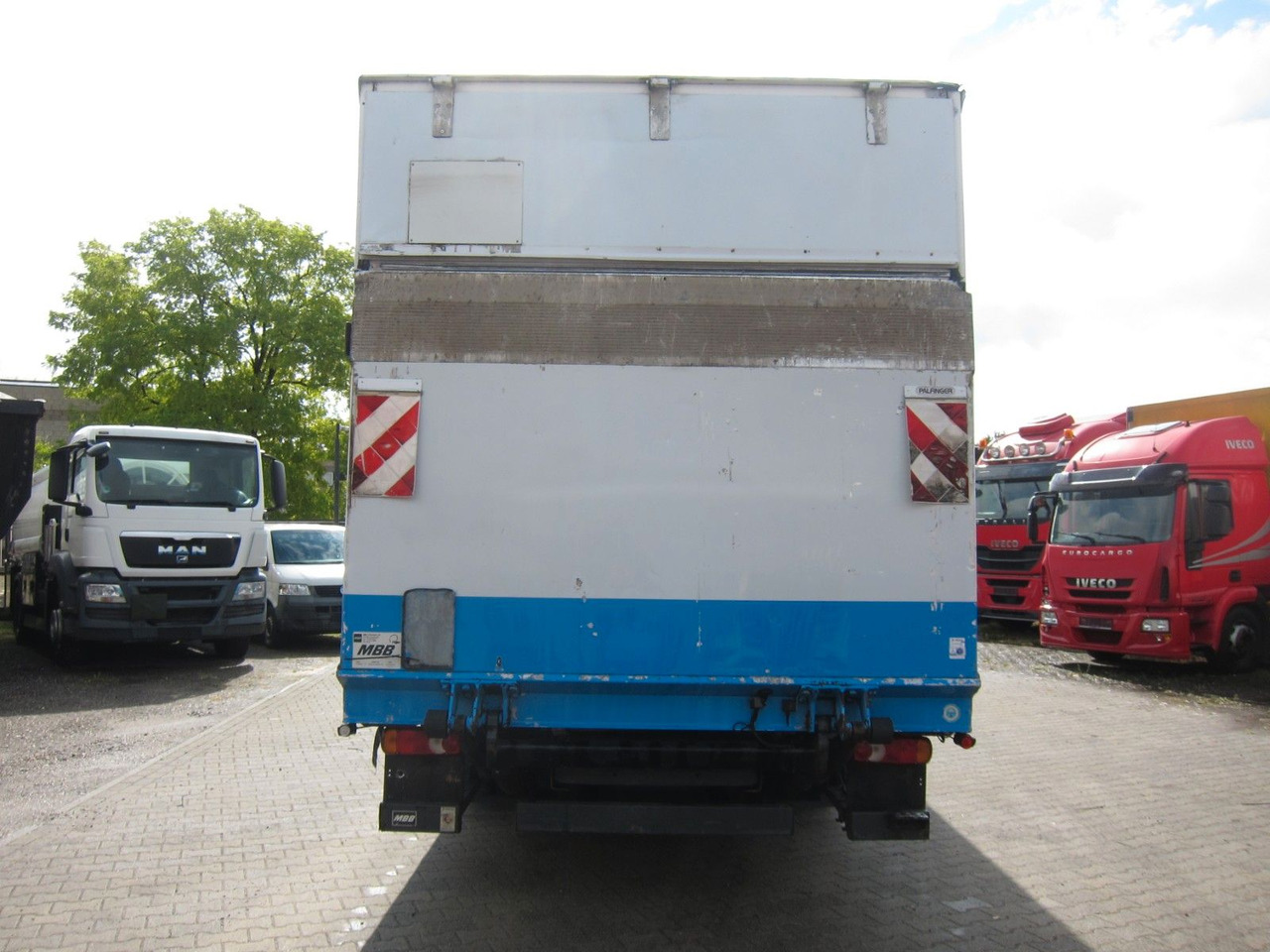 Volvo FL 240 12T Koffer KBW Manual - Camião furgão: foto 4 Volvo FL 240 12T Koffer KBW Manual - Camião furgão: foto 4