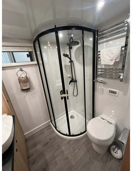 Autocaravana novo Scania S590 V8 6x2 Camper / Motorhome - New 2025 - Garage - Slide out -: foto 17