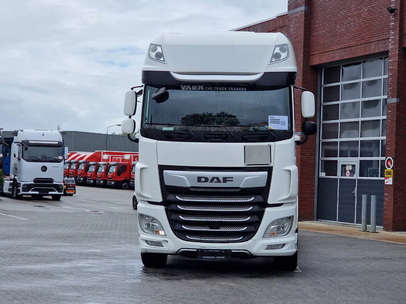 DAF XF 530 SuperSpaceCab 6x2*4 - Chassis 740 cm - Loadlift - Steering axle - Leather - - Camião chassi: foto 2 DAF XF 530 SuperSpaceCab 6x2*4 - Chassis 740 cm - Loadlift - Steering axle - Leather - - Camião chassi: foto 2