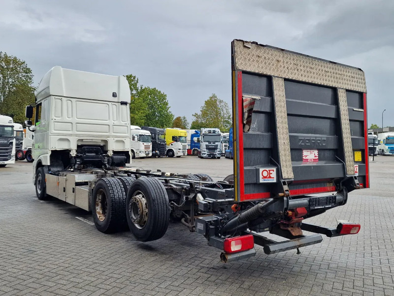 DAF XF 530 SuperSpaceCab 6x2*4 - Chassis 740 cm - Loadlift - Steering axle - Leather - - Camião chassi: foto 5 DAF XF 530 SuperSpaceCab 6x2*4 - Chassis 740 cm - Loadlift - Steering axle - Leather - - Camião chassi: foto 5