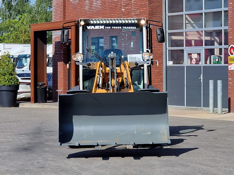 Liebherr L506 compact - New - Bucket + pallet forks - 46 KW - Escavadeira de rodas: foto 2 Liebherr L506 compact - New - Bucket + pallet forks - 46 KW - Escavadeira de rodas: foto 2
