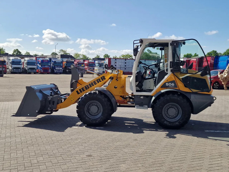 Liebherr L506 compact - New - Bucket + pallet forks - 46 KW - Escavadeira de rodas: foto 4 Liebherr L506 compact - New - Bucket + pallet forks - 46 KW - Escavadeira de rodas: foto 4