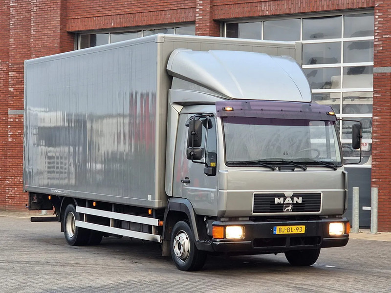 MAN TGL 12.220 LL 4x2 Box , loading lift - Camião furgão: foto 1 MAN TGL 12.220 LL 4x2 Box , loading lift - Camião furgão: foto 1
