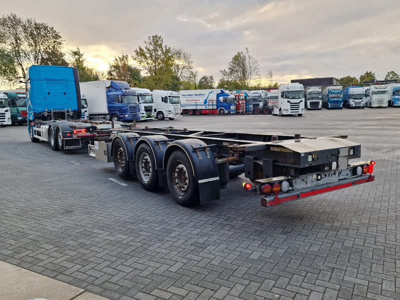 Mercedes-Benz Actros 2553 6x2 - BDF - Retarder - 4.90 WB - Full air + Fliegl trailer 2017 - Camião transportador de contêineres/ Caixa móvel: foto 5 Mercedes-Benz Actros 2553 6x2 - BDF - Retarder - 4.90 WB - Full air + Fliegl trailer 2017 - Camião transportador de contêineres/ Caixa móvel: foto 5
