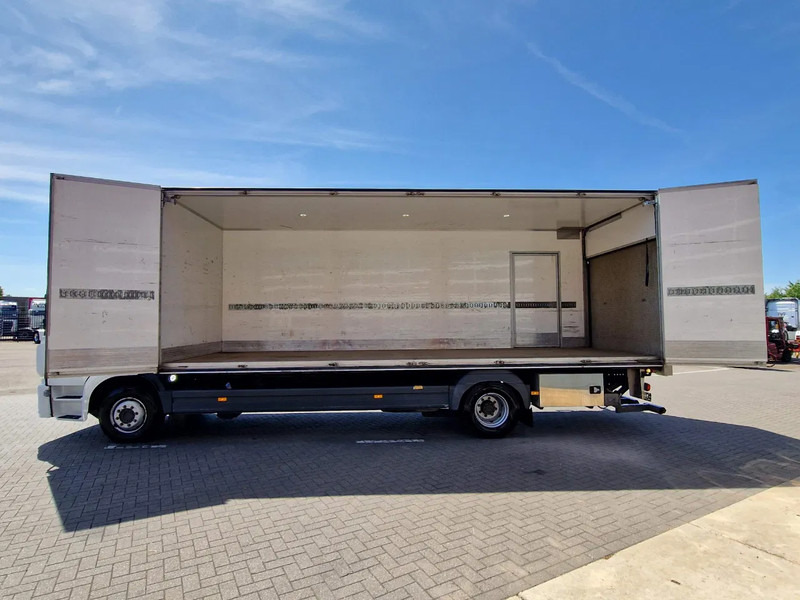 Mercedes-Benz Atego 1524 Box with sidedoors - Zepro loadlift - Full air - Euro 6 - Automatic - Camera system - Camião furgão: foto 5 Mercedes-Benz Atego 1524 Box with sidedoors - Zepro loadlift - Full air - Euro 6 - Automatic - Camera system - Camião furgão: foto 5