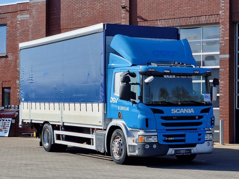 Scania P320 4x2 - Side boars - Loadlift - Full air - Navi - Camião de lona: foto 1 Scania P320 4x2 - Side boars - Loadlift - Full air - Navi - Camião de lona: foto 1