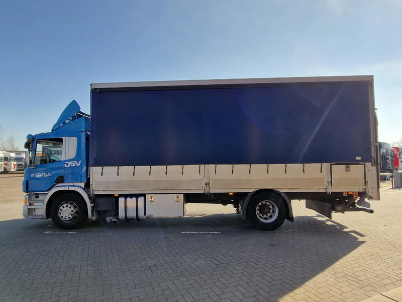 Scania P320 4x2 - Side boars - Loadlift - Full air - Navi - Camião de lona: foto 4 Scania P320 4x2 - Side boars - Loadlift - Full air - Navi - Camião de lona: foto 4