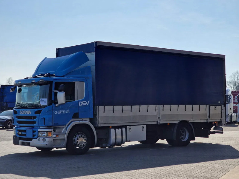 Scania P320 4x2 - Side boars - Loadlift - Full air - Navi - Camião de lona: foto 3 Scania P320 4x2 - Side boars - Loadlift - Full air - Navi - Camião de lona: foto 3