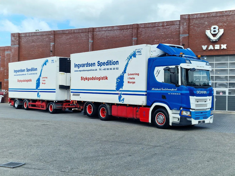 Scania R500 NGS B6X2NB / Trailer-Bygg 12-2004 / Frigobox Sidedoors / Rohrbahen / hooks - Camião frigorífico: foto 1 Scania R500 NGS B6X2NB / Trailer-Bygg 12-2004 / Frigobox Sidedoors / Rohrbahen / hooks - Camião frigorífico: foto 1