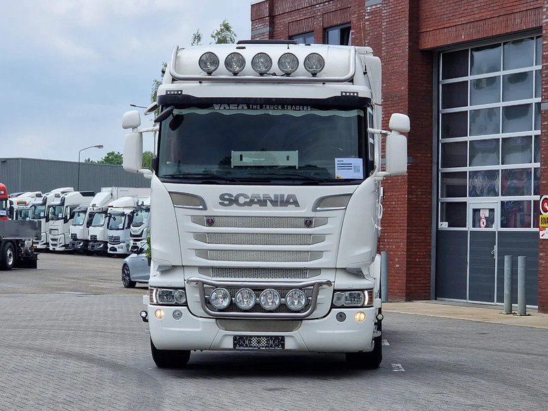 Scania R580 V8 Highline 6x2*4 - Chassis - Retarder - Steering axle - 410 WB - Custom interior - Full air - Camião chassi: foto 2 Scania R580 V8 Highline 6x2*4 - Chassis - Retarder - Steering axle - 410 WB - Custom interior - Full air - Camião chassi: foto 2
