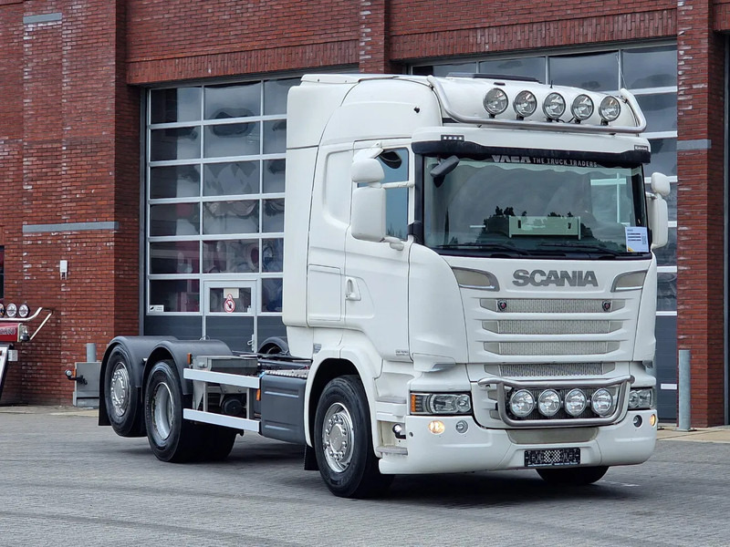 Scania R580 V8 Highline 6x2*4 - Chassis - Retarder - Steering axle - 410 WB - Custom interior - Full air - Camião chassi: foto 1 Scania R580 V8 Highline 6x2*4 - Chassis - Retarder - Steering axle - 410 WB - Custom interior - Full air - Camião chassi: foto 1