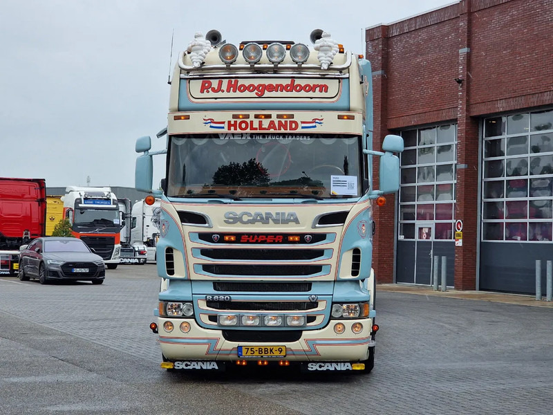 Scania R620 Topline 8x4 - Retarder - Full air - Custom interior - Show truck - HUB reduction - Camião chassi: foto 2 Scania R620 Topline 8x4 - Retarder - Full air - Custom interior - Show truck - HUB reduction - Camião chassi: foto 2