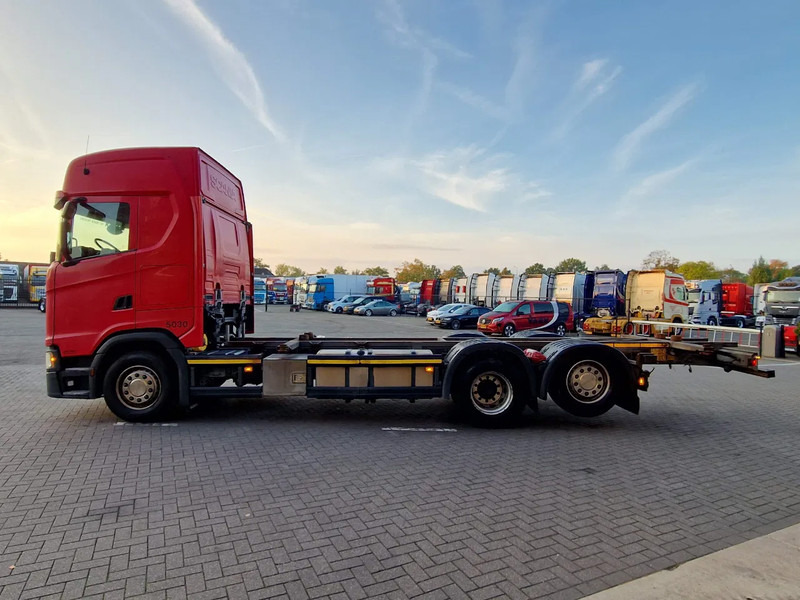 Scania S500 NGS Highline 6x2 - BDF - Full air - Navi - Retarder - Camião transportador de contêineres/ Caixa móvel: foto 4 Scania S500 NGS Highline 6x2 - BDF - Full air - Navi - Retarder - Camião transportador de contêineres/ Caixa móvel: foto 4