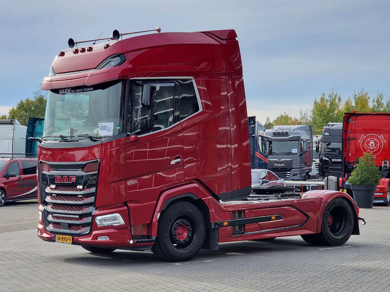 DAF XG+ 530 4x2 - Full spec - New engine - Full air - Leather interior - 2x tank - - Tractor: foto 3 DAF XG+ 530 4x2 - Full spec - New engine - Full air - Leather interior - 2x tank - - Tractor: foto 3