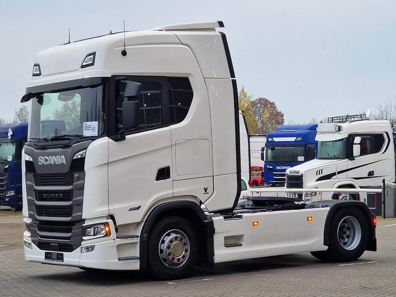 Scania 500S NGS Highline 4x2 - NEW - Retarder - Full air - New dashboard - Led - Full spoiler - 2x tank - Tractor: foto 3 Scania 500S NGS Highline 4x2 - NEW - Retarder - Full air - New dashboard - Led - Full spoiler - 2x tank - Tractor: foto 3