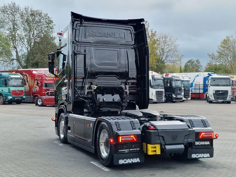 Tractor novo Scania 590S V8 NGS Highline 4x2 - New show truck - Full spec - Retarder - Leather - Full air - BUFFL: foto 7 Tractor novo Scania 590S V8 NGS Highline 4x2 - New show truck - Full spec - Retarder - Leather - Full air - BUFFL: foto 7