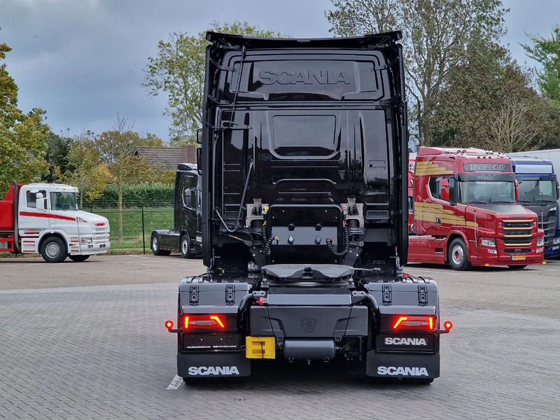 Tractor novo Scania 590S V8 NGS Highline 4x2 - New show truck - Full spec - Retarder - Leather - Full air - BUFFL: foto 8 Tractor novo Scania 590S V8 NGS Highline 4x2 - New show truck - Full spec - Retarder - Leather - Full air - BUFFL: foto 8