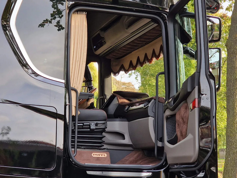 Tractor novo Scania 590S V8 NGS Highline 4x2 - New show truck - Full spec - Retarder - Leather - Full air - BUFFL: foto 13 Tractor novo Scania 590S V8 NGS Highline 4x2 - New show truck - Full spec - Retarder - Leather - Full air - BUFFL: foto 13