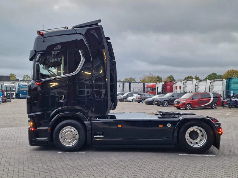 Tractor novo Scania 590S V8 NGS Highline 4x2 - New show truck - Full spec - Retarder - Leather - Full air - BUFFL: foto 6 Tractor novo Scania 590S V8 NGS Highline 4x2 - New show truck - Full spec - Retarder - Leather - Full air - BUFFL: foto 6