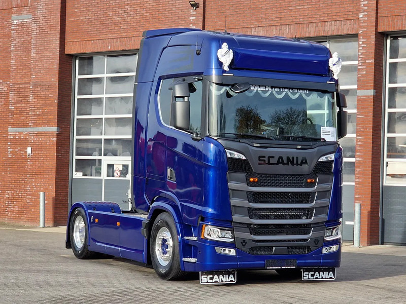 Scania 660S V8 NGS Highline 4x2 - Full spec - Retarder - Night Clima - Leather - Led - Full air - New Dashboard - Tractor: foto 1 Scania 660S V8 NGS Highline 4x2 - Full spec - Retarder - Night Clima - Leather - Led - Full air - New Dashboard - Tractor: foto 1